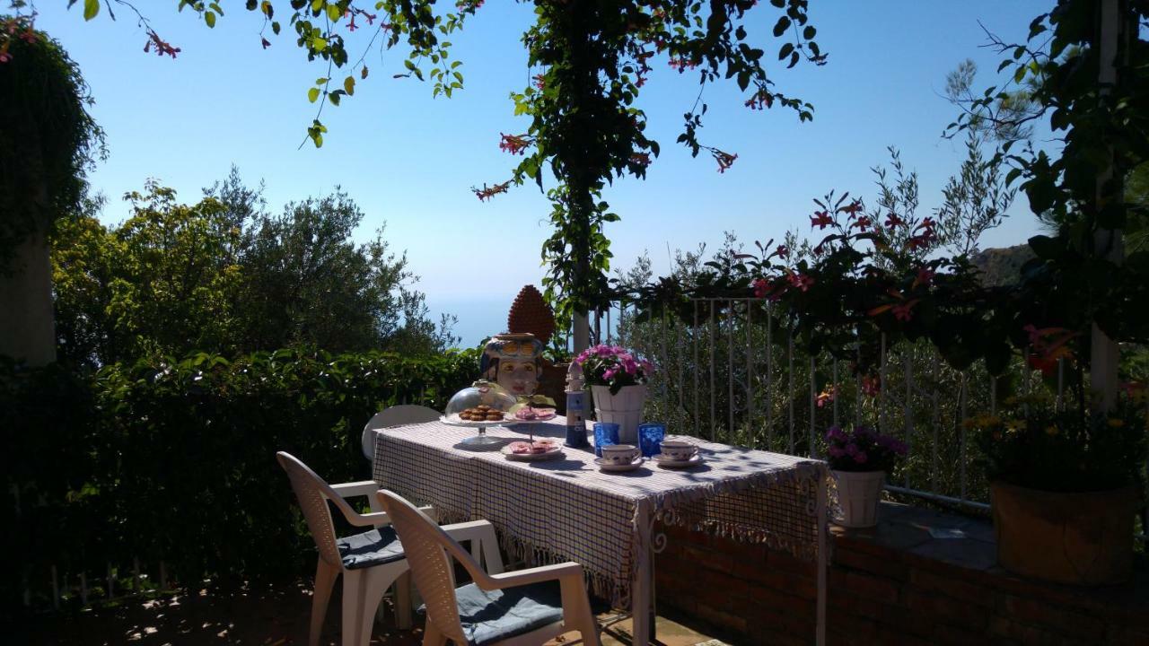Casa Il Faro Villa Con Piscina คาสเตลโมลา ภายนอก รูปภาพ
