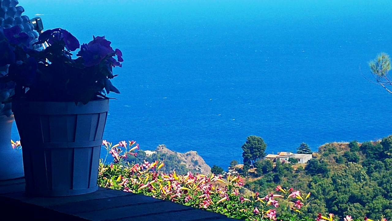 Casa Il Faro Villa Con Piscina คาสเตลโมลา ภายนอก รูปภาพ