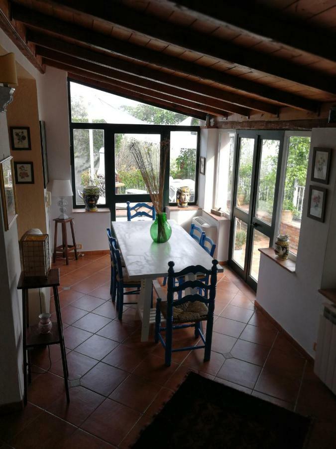 Casa Il Faro Villa Con Piscina คาสเตลโมลา ภายนอก รูปภาพ